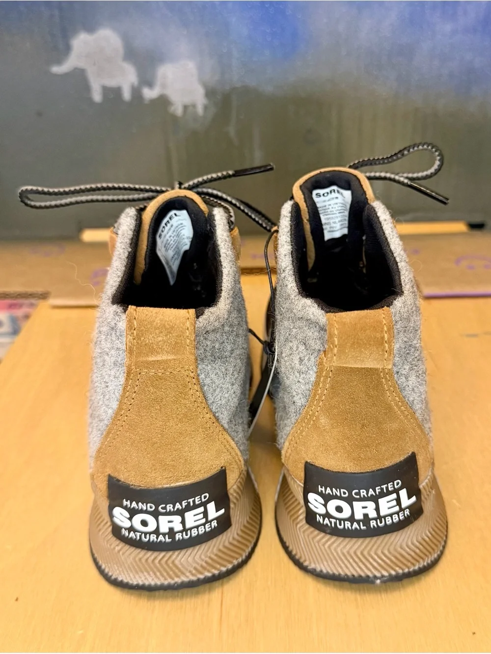 Sorel Women’s Tan and Black Out N About Lace Up Boots with Gray Accents Size 5